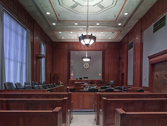courtroom-g22b249765_1280